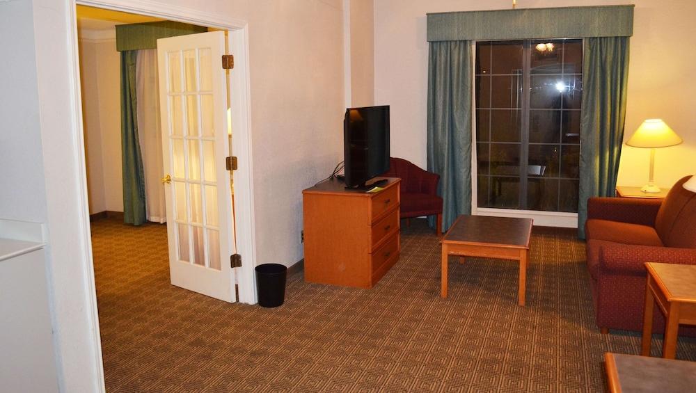 The Grand By Capital O I-30 Motel